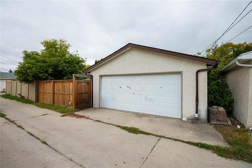254 Albany St, Winnipeg, MB 