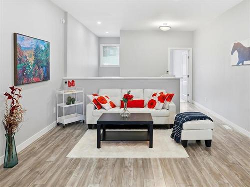 405-99 Shahi St, Winnipeg, MB 