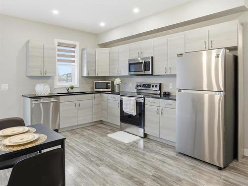 405-99 Shahi St, Winnipeg, MB 