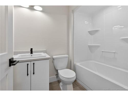 162 Des Eleves St, Dieppe, NB 