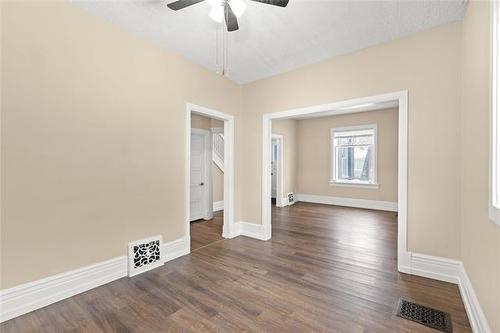 701 Valour Rd, Winnipeg, MB 