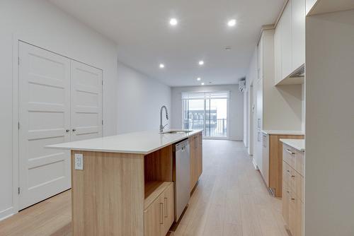Cuisine - 203-3400 Boul. René-Laennec, Laval (Vimont), QC - Indoor Photo Showing Kitchen