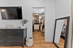 Walk-in closet - 
