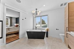Ensuite bathroom - 