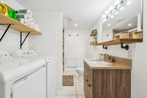 Salle de bains - 469 Rue Samuel-De Champlain, Sainte-Julie, QC - Indoor Photo Showing Laundry Room