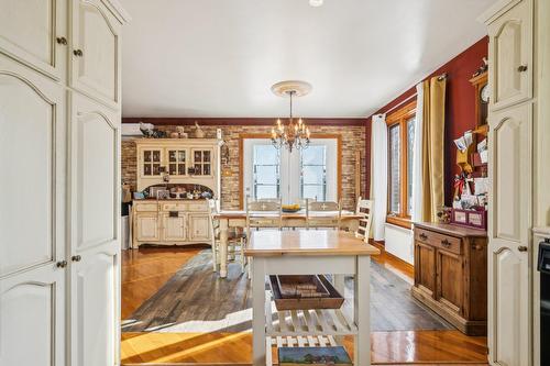 Cuisine - 469 Rue Samuel-De Champlain, Sainte-Julie, QC - Indoor Photo Showing Dining Room