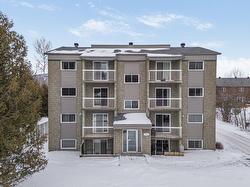 6-94 Boul. de Bromont  Bromont, QC J2L 2K6