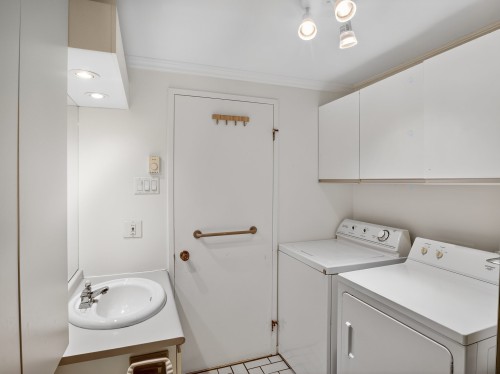 Salle de bains - 6-94 Boul. De Bromont, Bromont, QC - Indoor Photo Showing Laundry Room