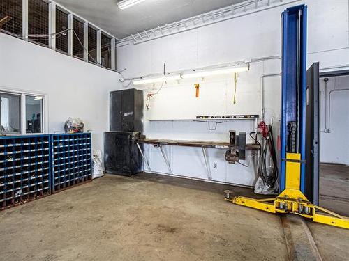 8425 Wilkes Ave, Headingley, MB 