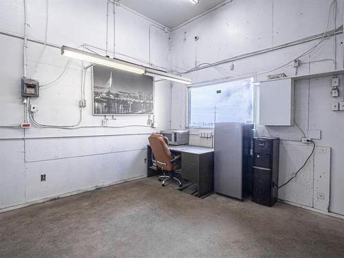 8425 Wilkes Ave, Headingley, MB 