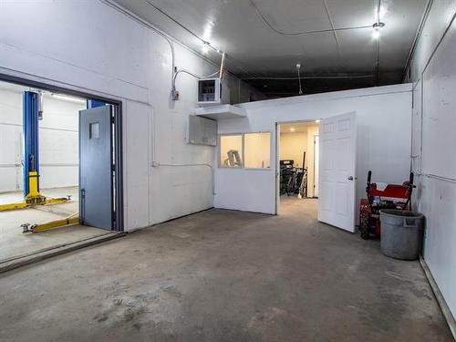8425 Wilkes Ave, Headingley, MB 