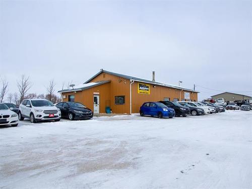 8425 Wilkes Ave, Headingley, MB 