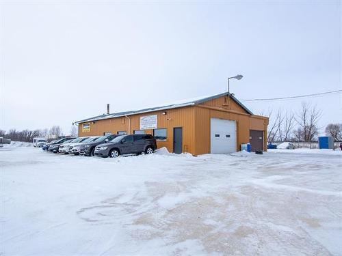 8425 Wilkes Ave, Headingley, MB 