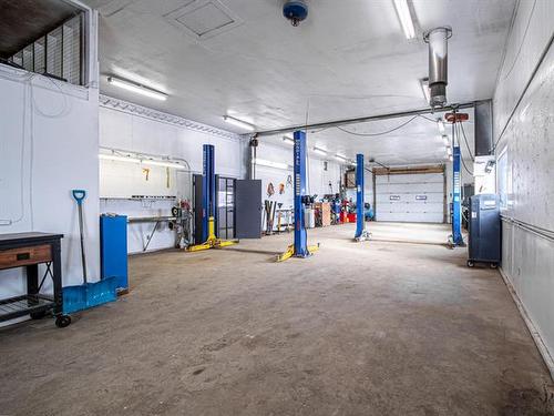 8425 Wilkes Ave, Headingley, MB 