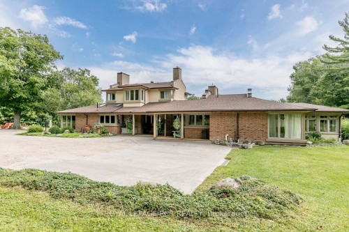 16365 Bathurst Street, Newmarket, ON - Outdoor