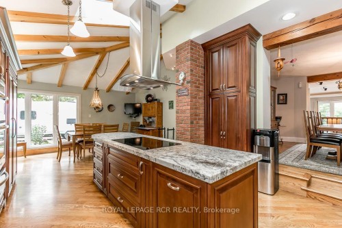 16365 Bathurst Street, Newmarket, ON - Indoor Photo Showing Kitchen