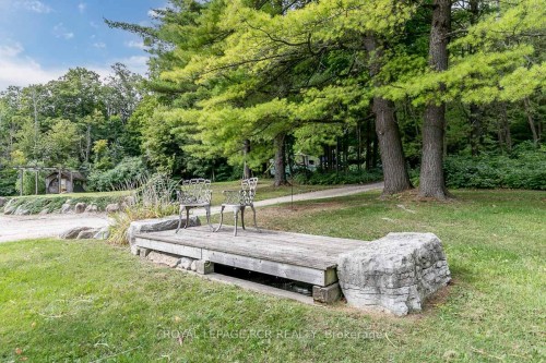 16365 Bathurst Street, Newmarket, ON - Outdoor