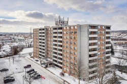 904-20 William Roe Boulevard  Newmarket, ON L3Y 5V6