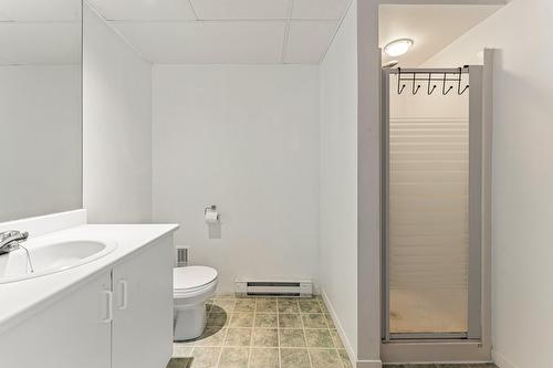 Salle de bains - 170 Rue Balzac, Granby, QC - Indoor Photo Showing Bathroom