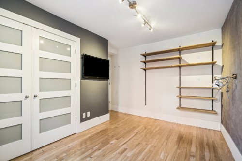 Chambre à coucher principale - 2-5141 Boul. St-Michel, Montréal (Rosemont/La Petite-Patrie), QC - Indoor Photo Showing Garage