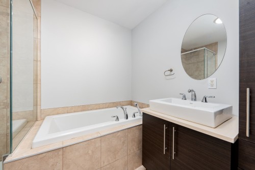 Salle de bains - 405-2020 100E Avenue, Laval (Chomedey), QC - Indoor Photo Showing Bathroom