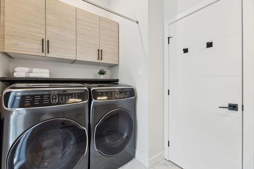 Salle de lavage - 68 Ch. Réthier, Val-Des-Monts, QC - Indoor Photo Showing Laundry Room