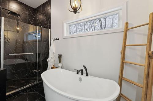 Salle de bains - 68 Ch. Réthier, Val-Des-Monts, QC - Indoor Photo Showing Bathroom