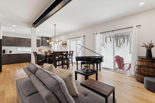 Vue d'ensemble - 68 Ch. Réthier, Val-Des-Monts, QC - Indoor Photo Showing Living Room