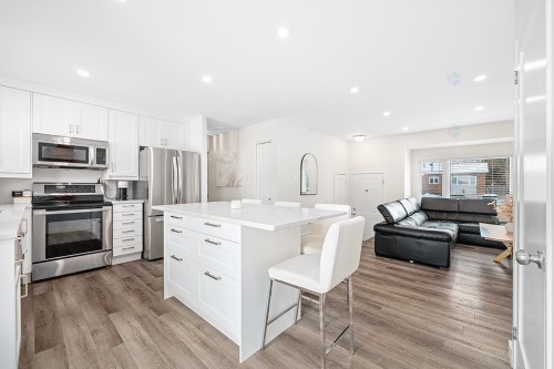 Cuisine - 586 Rue Louis-Cousineau, Gatineau (Aylmer), QC - Indoor Photo Showing Kitchen With Upgraded Kitchen