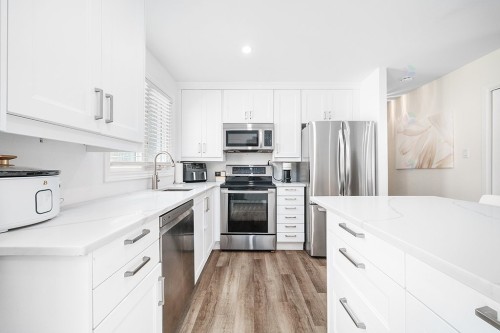Cuisine - 586 Rue Louis-Cousineau, Gatineau (Aylmer), QC - Indoor Photo Showing Kitchen With Upgraded Kitchen