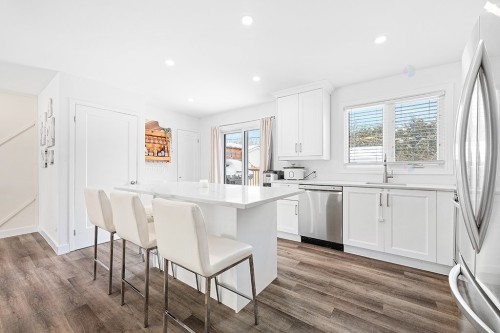 Cuisine - 586 Rue Louis-Cousineau, Gatineau (Aylmer), QC - Indoor Photo Showing Kitchen With Upgraded Kitchen