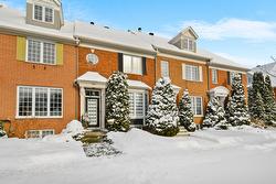 1559 Rue de l'Everest  Montréal (Saint-Laurent), QC H2R 2W6