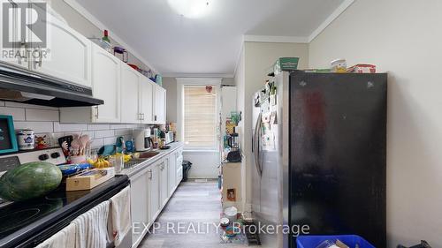 553 Quebec Street, London East, ON - Indoor Photo Showing Kitchen