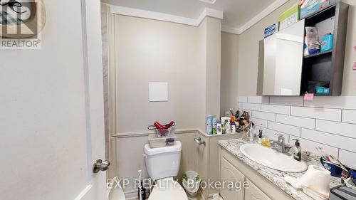 553 Quebec Street, London East, ON - Indoor Photo Showing Bathroom