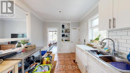 553 Quebec Street, London East, ON - Indoor Photo Showing Kitchen With Double Sink