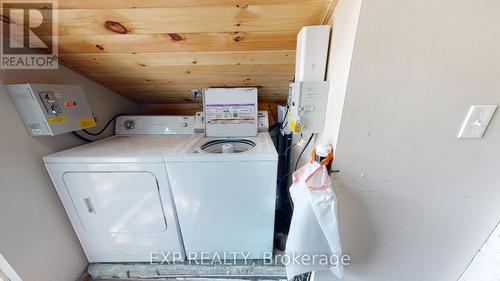 553 Quebec Street, London East, ON - Indoor Photo Showing Laundry Room