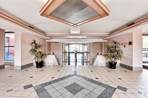 Mud Room - 506-4460 Ch. Des Cageux, Laval (Chomedey), QC - Indoor Photo Showing Other Room