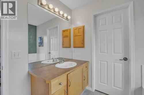 550 Copperfield Boulevard Se, Calgary, AB - Indoor Photo Showing Bathroom