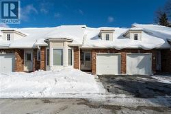 222 FELLOWES Crescent Unit# 29  Waterdown, ON L8B 0R1