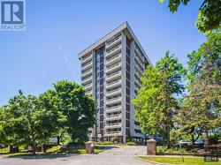 1004 - 50 INVERLOCHY BOULEVARD  Markham, ON L3T 4T6