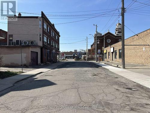 707 Barton Street E, Hamilton, ON 