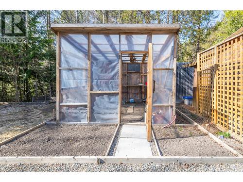 7470 3 Highway, Kitchener, BC - Outdoor