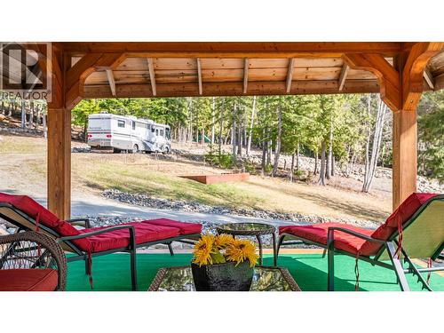 7470 3 Highway, Kitchener, BC - Outdoor