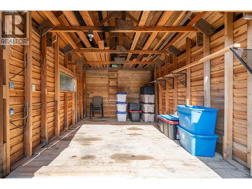 7470 3 Highway, Kitchener, BC - Indoor