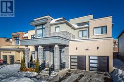 11 LARKIN LANE  Clarington, ON L1C 4A7