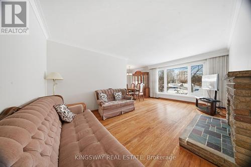 Living Room - 163 Floradale Drive, Mississauga, ON - Indoor Photo Showing Living Room