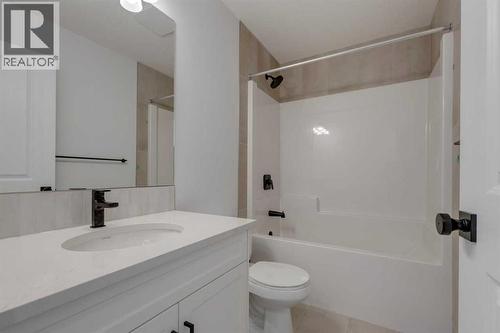 371 Fireside Drive, Cochrane, AB - Indoor Photo Showing Bathroom
