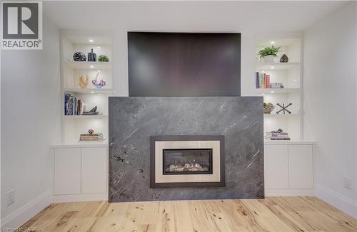 38 Academy Crescent, Waterloo, ON - Indoor With Fireplace