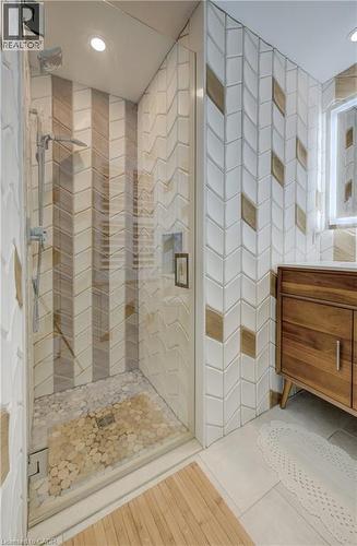 38 Academy Crescent, Waterloo, ON - Indoor Photo Showing Bathroom