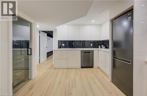38 Academy Crescent, Waterloo, ON - Indoor Photo Showing Kitchen